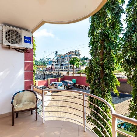 Entebbe Traveller'S Hotel Buitenkant foto
