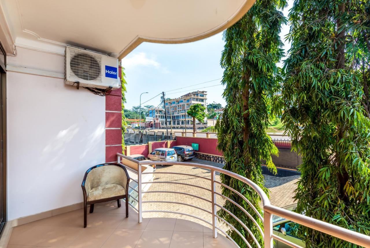 Entebbe Traveller'S Hotel Buitenkant foto
