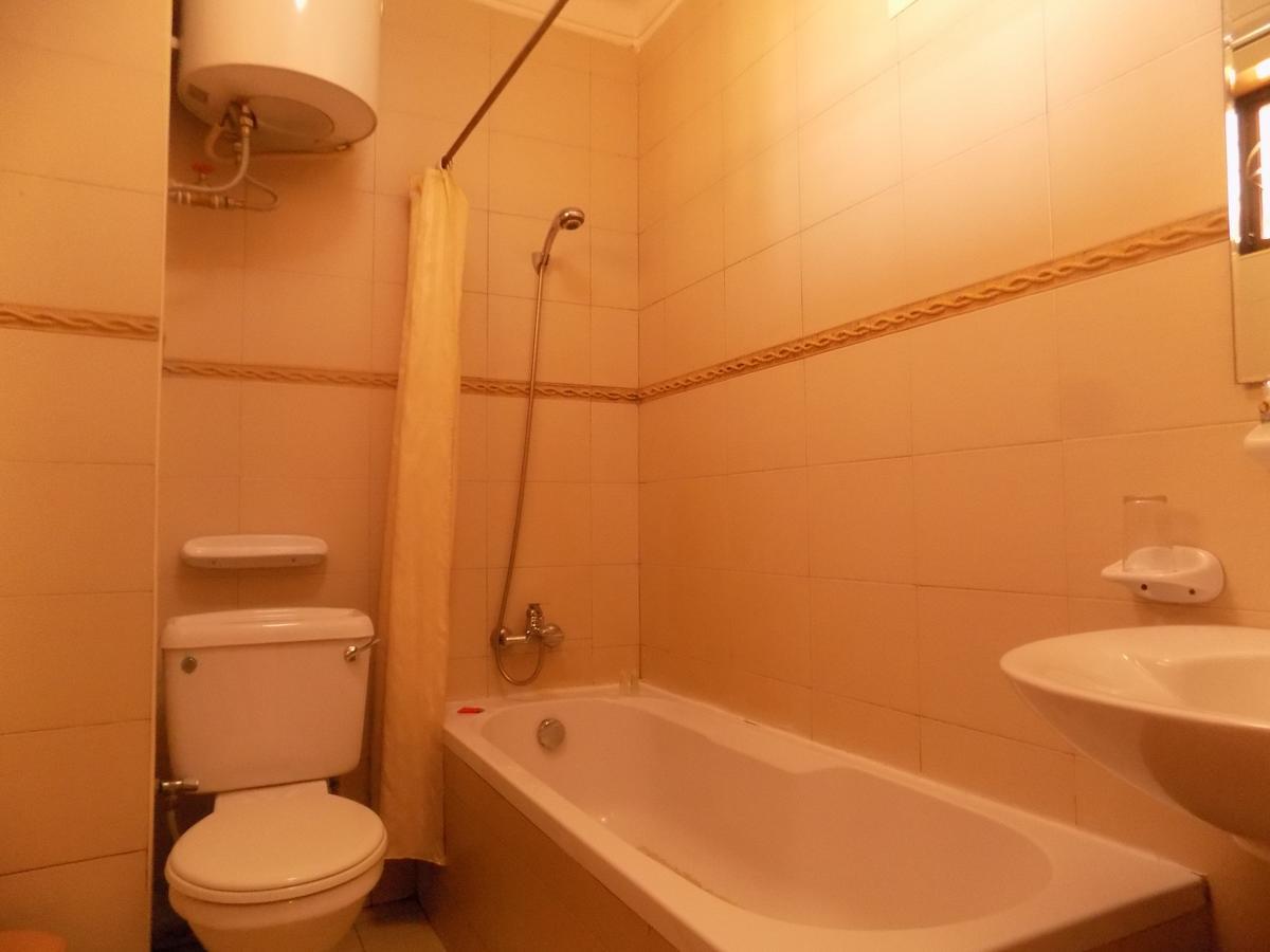 Entebbe Traveller'S Hotel Buitenkant foto